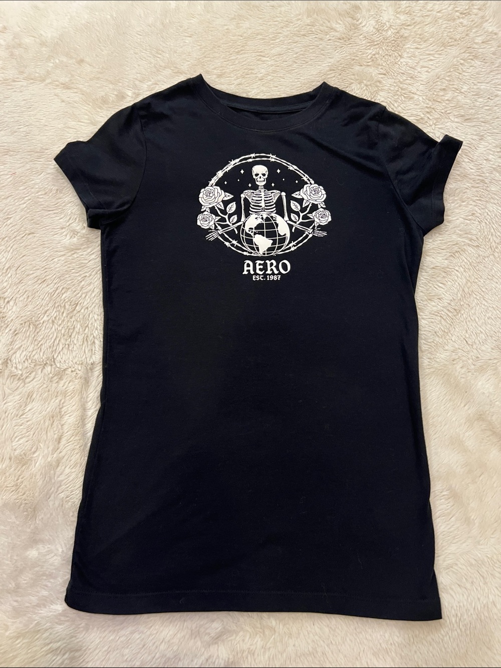 Aeropostale Skeleton Roses T-shirt small black
